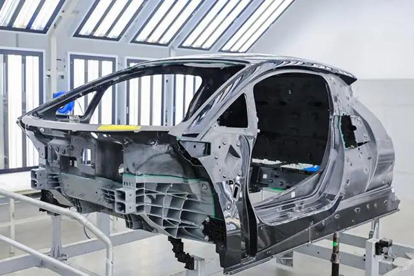 汽车产业变革：碳纤维引领轻量化革命