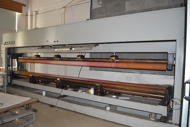 无锡星欧娱乐注册碳纤维生产设备——卷管机2